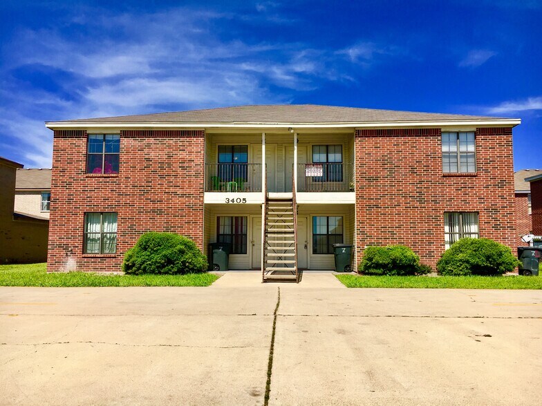 Building Photo - 3405 Barcelona Drive