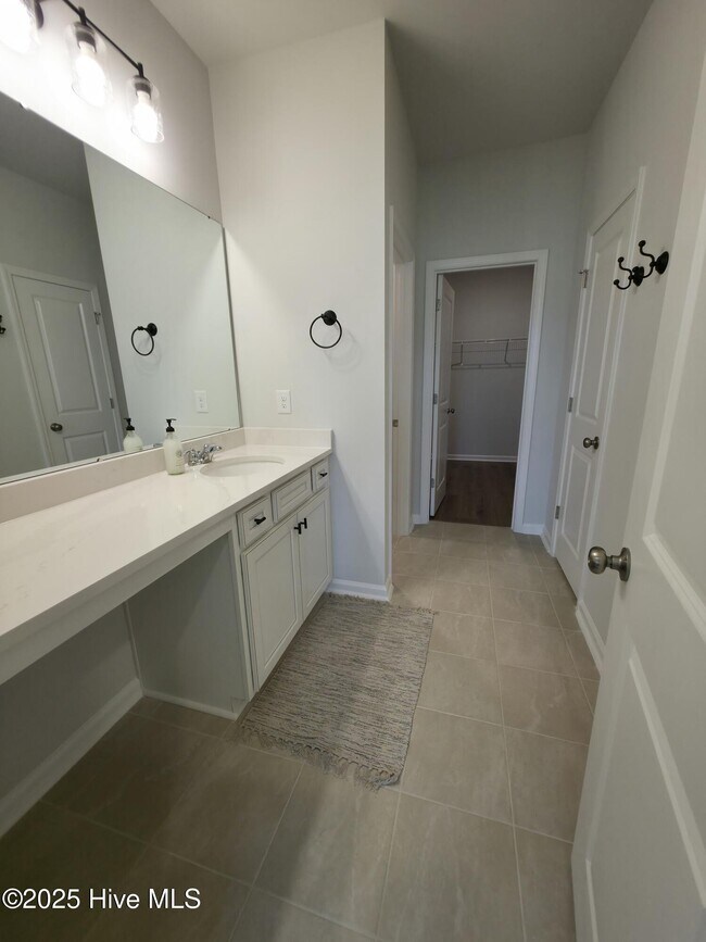 Building Photo - 344 Eagle Claw Dr