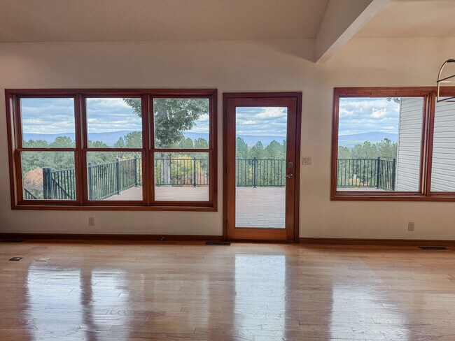 Building Photo - 27 Cadiz Ln