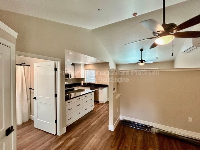 Building Photo - 1469 5th St