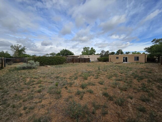 Building Photo - 2805 Vereda de Pueblo