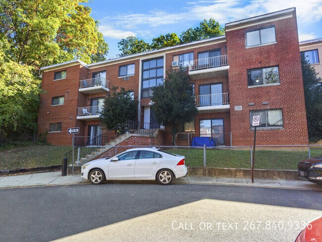 Building Photo - 4030 Livingston Rd SE
