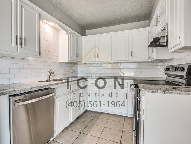 Building Photo - 515 N Robin Way