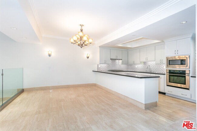 Building Photo - 9323 Burton Wy