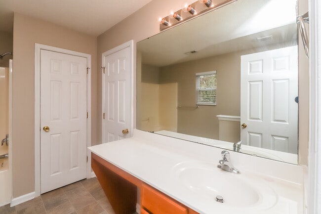 Building Photo - 1517 Brookgreen Ave