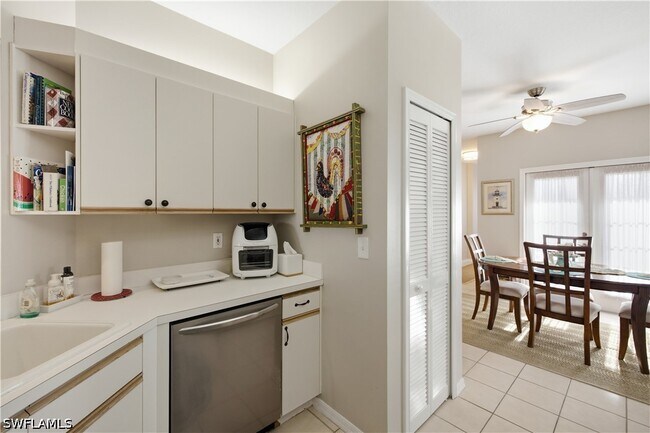 Building Photo - 7054 Barrington Cir