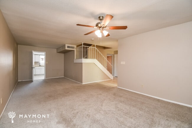 Building Photo - 2108 E Villa Ct