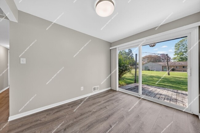 Building Photo - Rare Rental Opportunity! Fully Renovated 3-bedroom, 2-bath Brick Ranch in Farmington Hills!