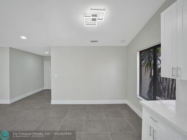 Building Photo - 3216 NW 105th Ave