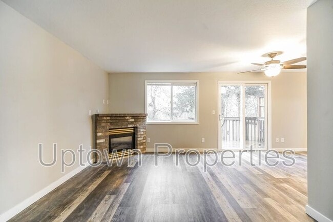 Building Photo - 6133-6135 SE Frances St