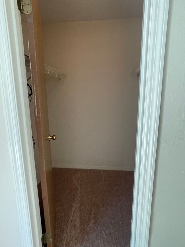 Building Photo - 2-bedroom, 2-bathroom townhouse in Las Pampas