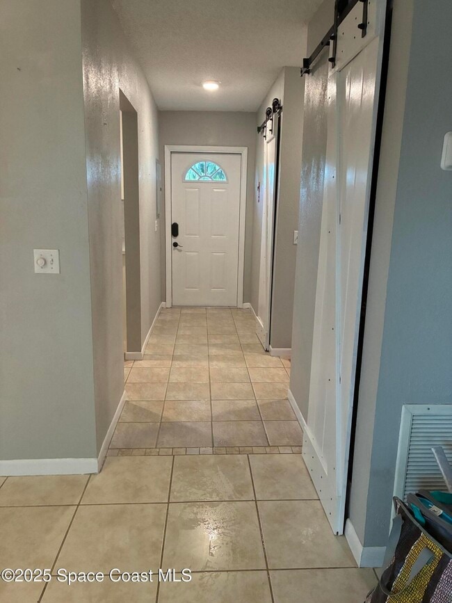 Building Photo - 467 Ibis Ln