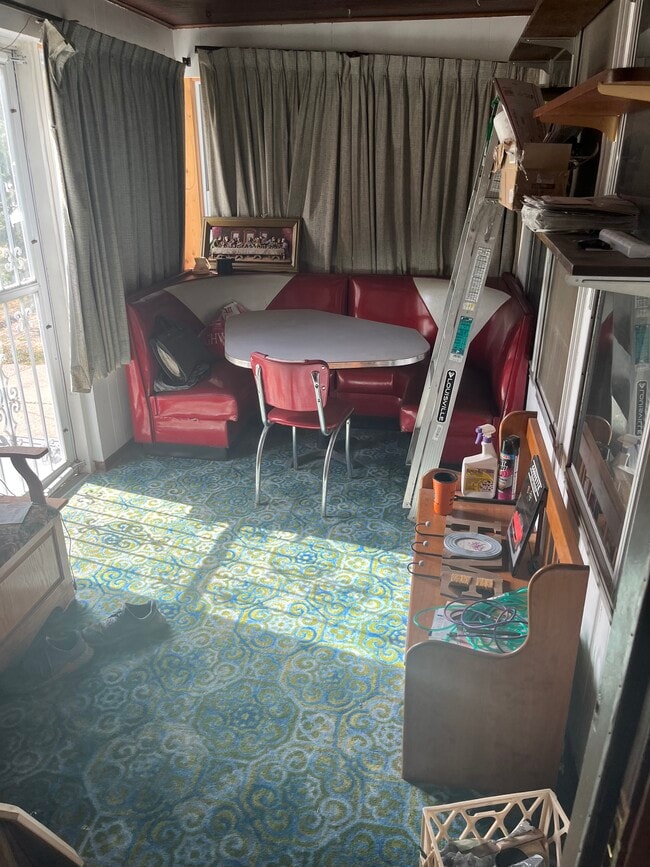 Building Photo - 2118 Elm St