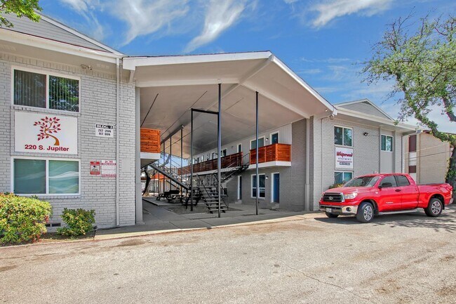 Building Photo - Whisperwood