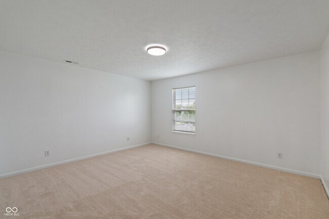 Building Photo - 2310 Liatris Dr