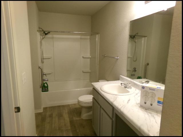 Building Photo - 10 Wisteria Dr