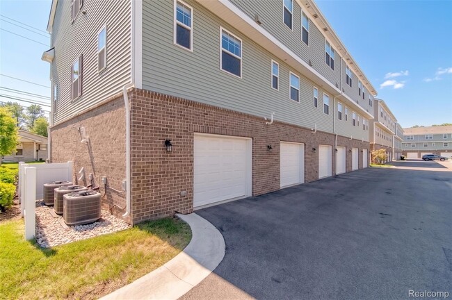 Building Photo - 322 Jeff Keeton Dr