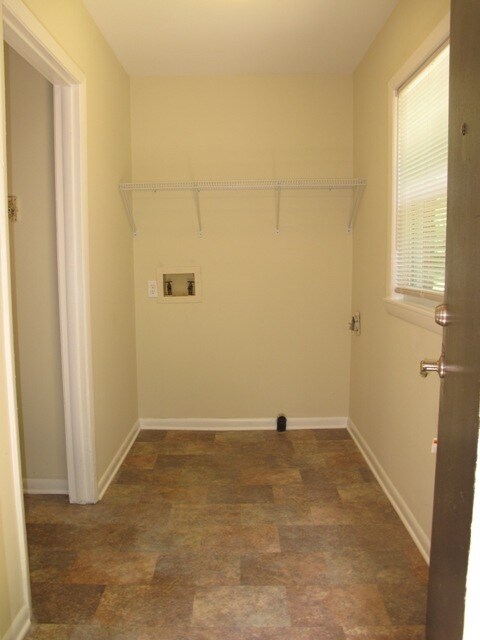 Building Photo - 60 Caroline Ave