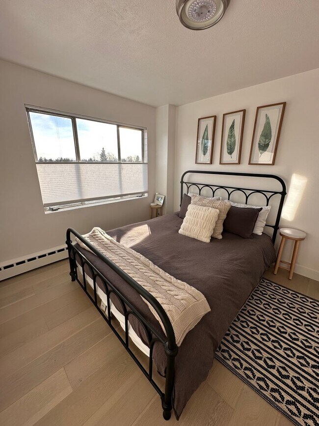Building Photo - Cute and Clean Furnished Condo