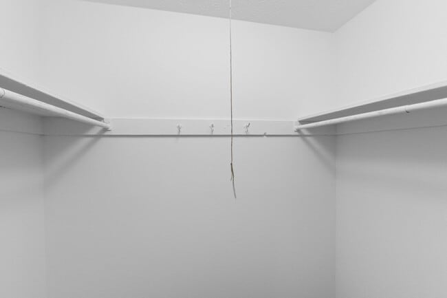 Building Photo - Spacious 3-Bedroom with Private Patio in Westerville