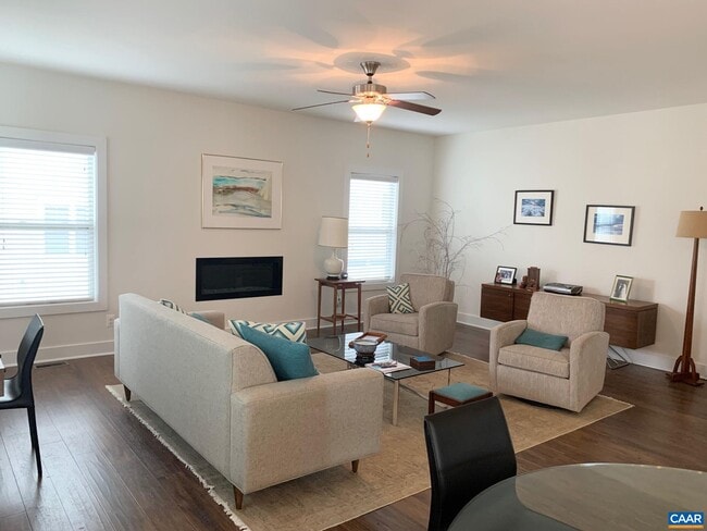 Building Photo - 129 Almere Ave