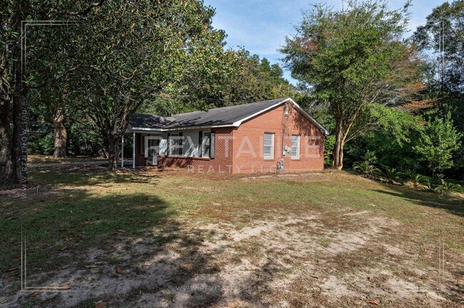 Building Photo - HALF-DEPOSIT SPECIAL!! Updated Brick 3 Bed 1 Bath Home with Huge Yard on Quiet Street!