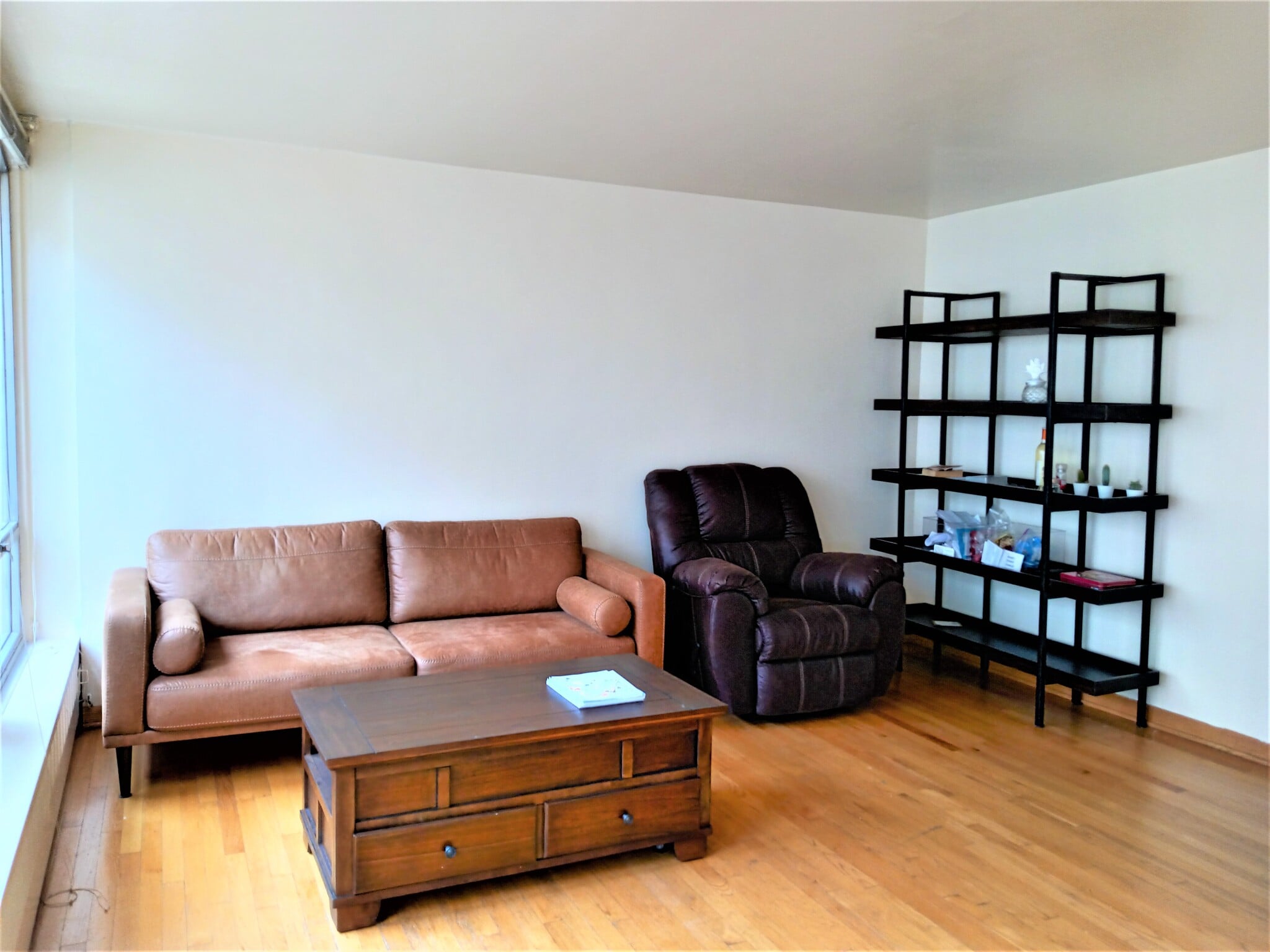 Building Photo - 1450 E 55th Pl
