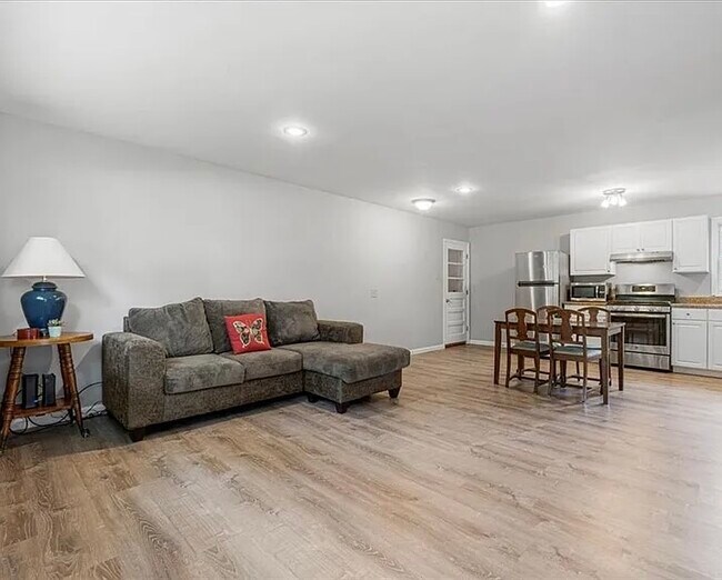 Building Photo - 284 Ramsey Ln