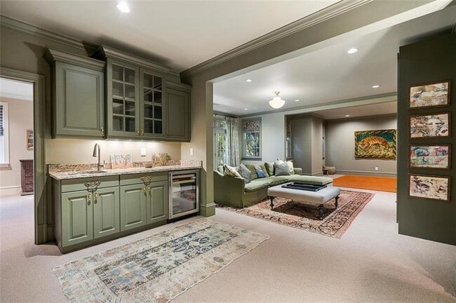 Building Photo - 5000 Long Island Dr