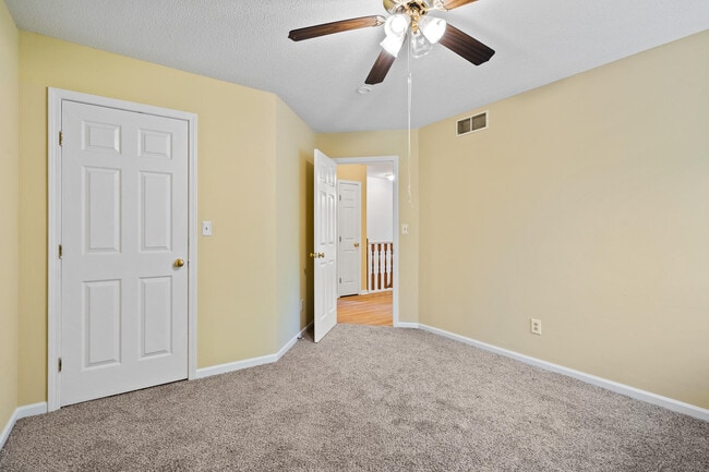 Building Photo - 2601 Hillshire Dr