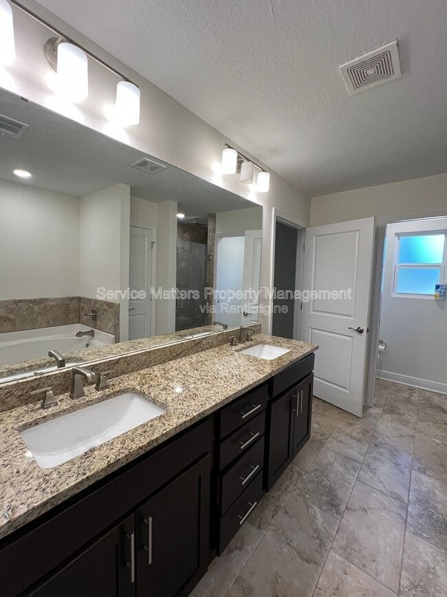 Building Photo - 4527 Plowman Ln