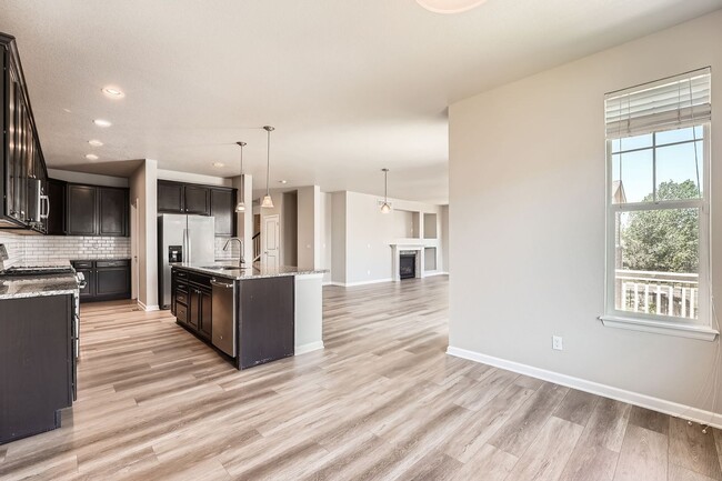 Building Photo - Large Beautiful Rental! Move in by next week!