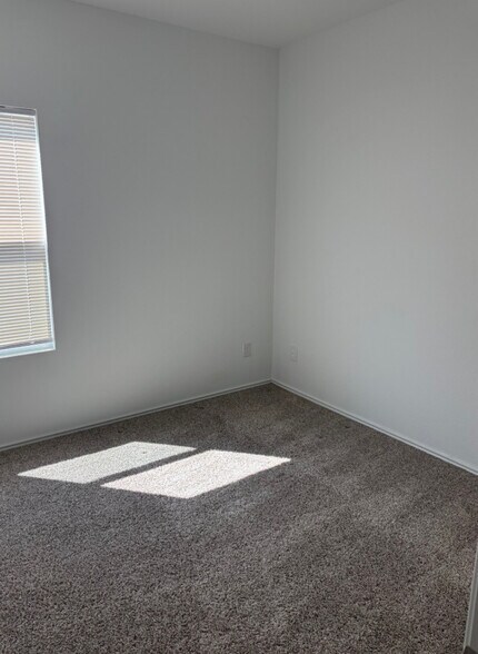 Building Photo - 216 Rancho del Cielo Ln