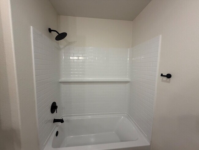 Building Photo - New Spacious 3 Bedroom Home with Luxury Primary Suite in Frenship ISD
