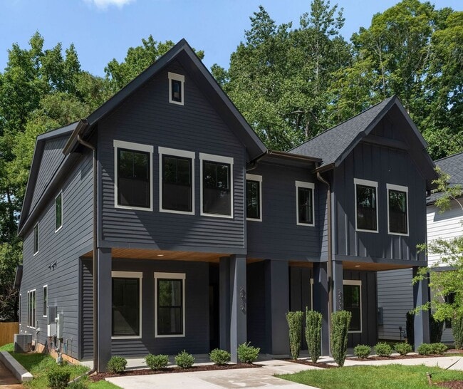 Building Photo - 2010 St John St