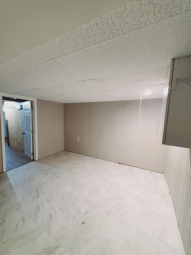 Building Photo - 410 Joplin St