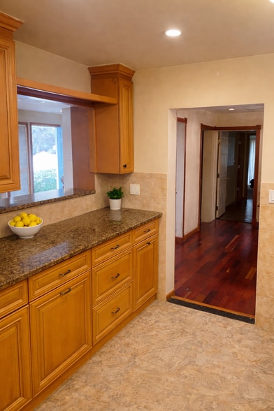 Kitchen - 24 Mulberry St