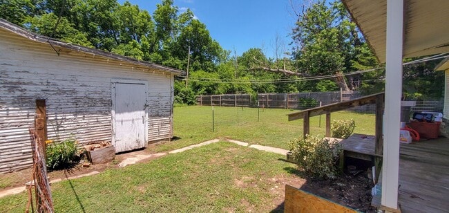 Building Photo - 2 bedroom 1 bath duplex in Shawnee