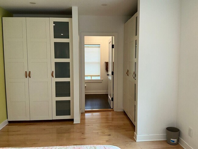 Building Photo - Fully remodeled 4BR 2.5BA colonial in 4 corners area of Silver Spring