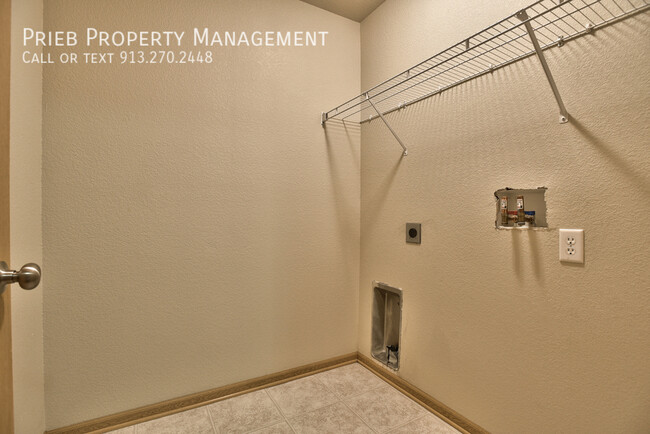 Building Photo - Cottage Park Townhome - Available March 24th