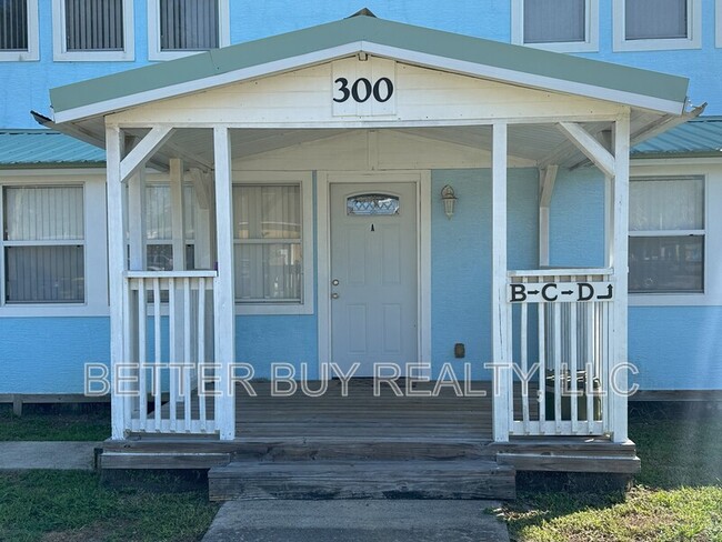 Primary Photo - 300 N Church St