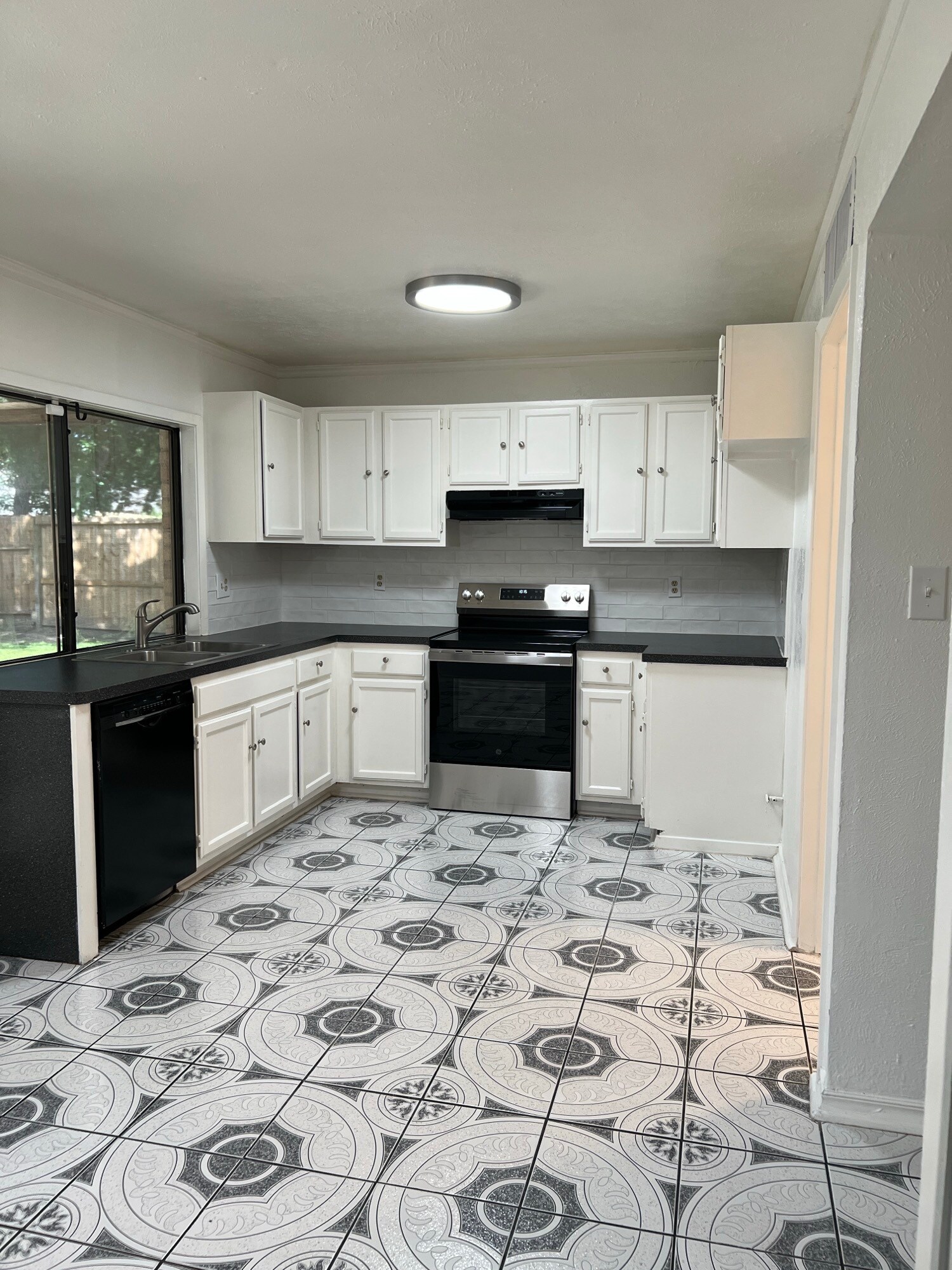 Building Photo - 17515 Wild Willow Ln
