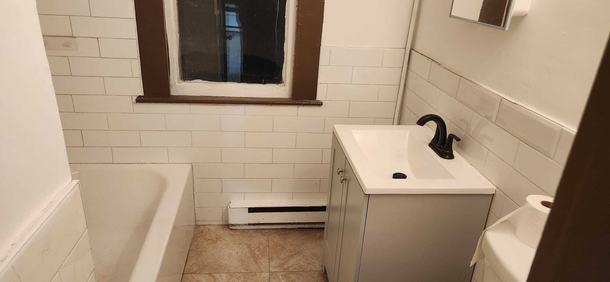 Building Photo - 203 Cooke St