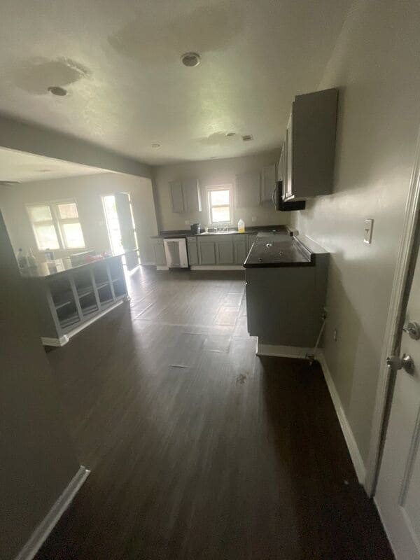 Building Photo - 137 Sivley Ave