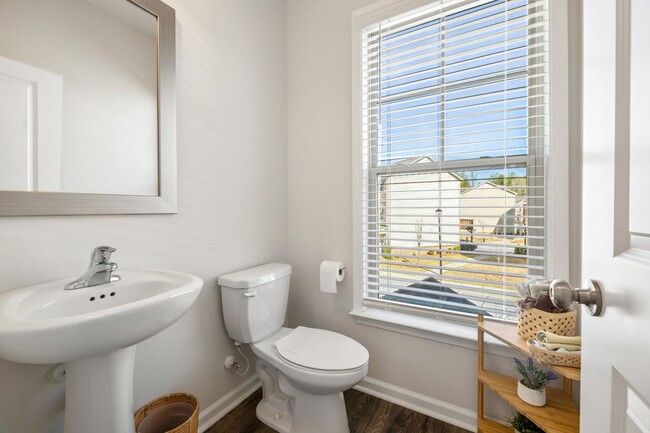 Building Photo - 3567 Hidden Valley Cir