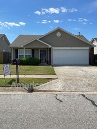 Building Photo - 32 W Fairlane Ct