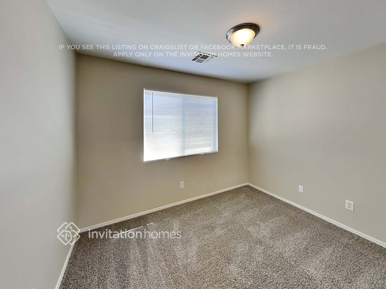 Building Photo - 1419 E Mobile Ln
