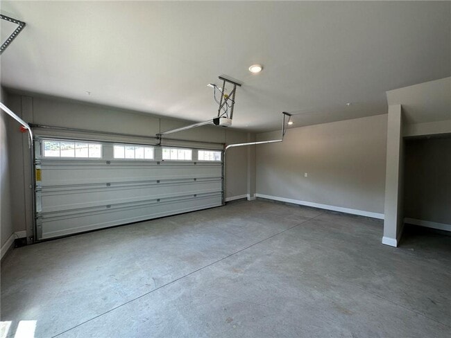 Building Photo - 6045 Liatris St SE