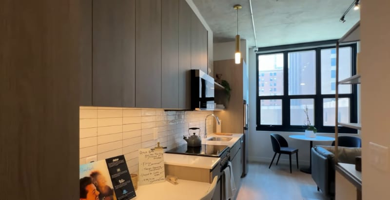 Building Photo - 809 N Wells St