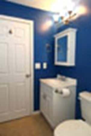 Building Photo - 16 Kenmar Dr